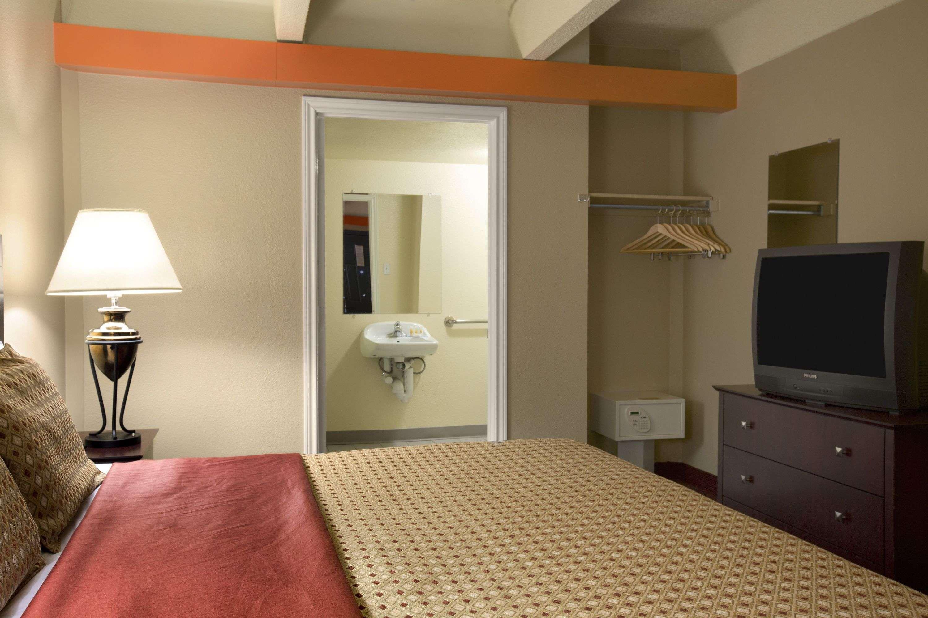 Days Inn By Wyndham Denver Downtown Eksteriør billede